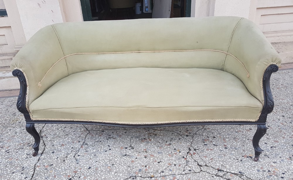 ANTIQUE CHAISE 