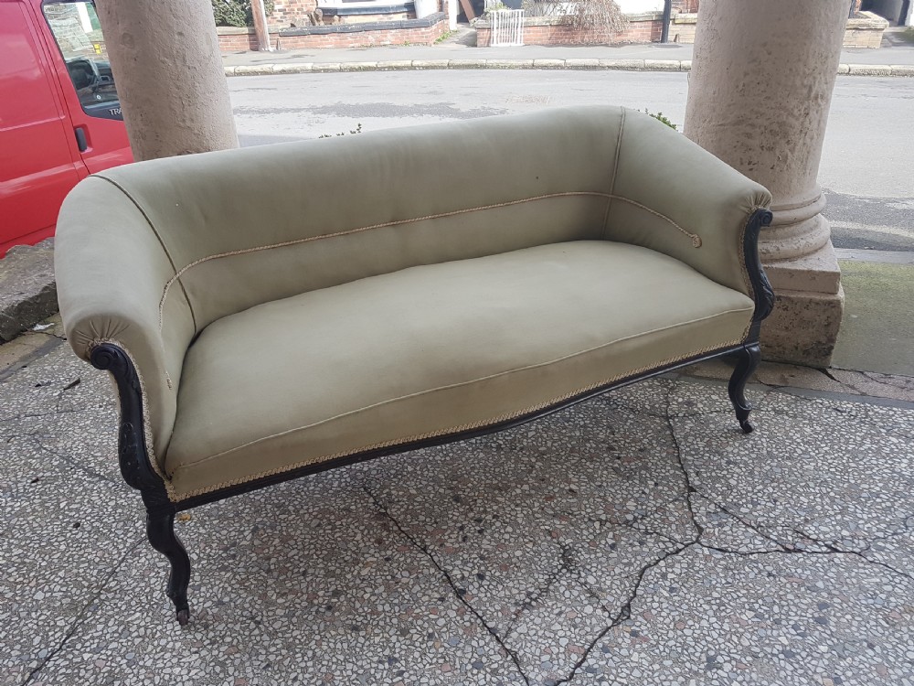 ANTIQUE CHAISE  View II