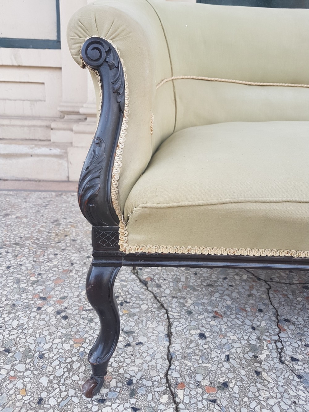 ANTIQUE CHAISE  View III