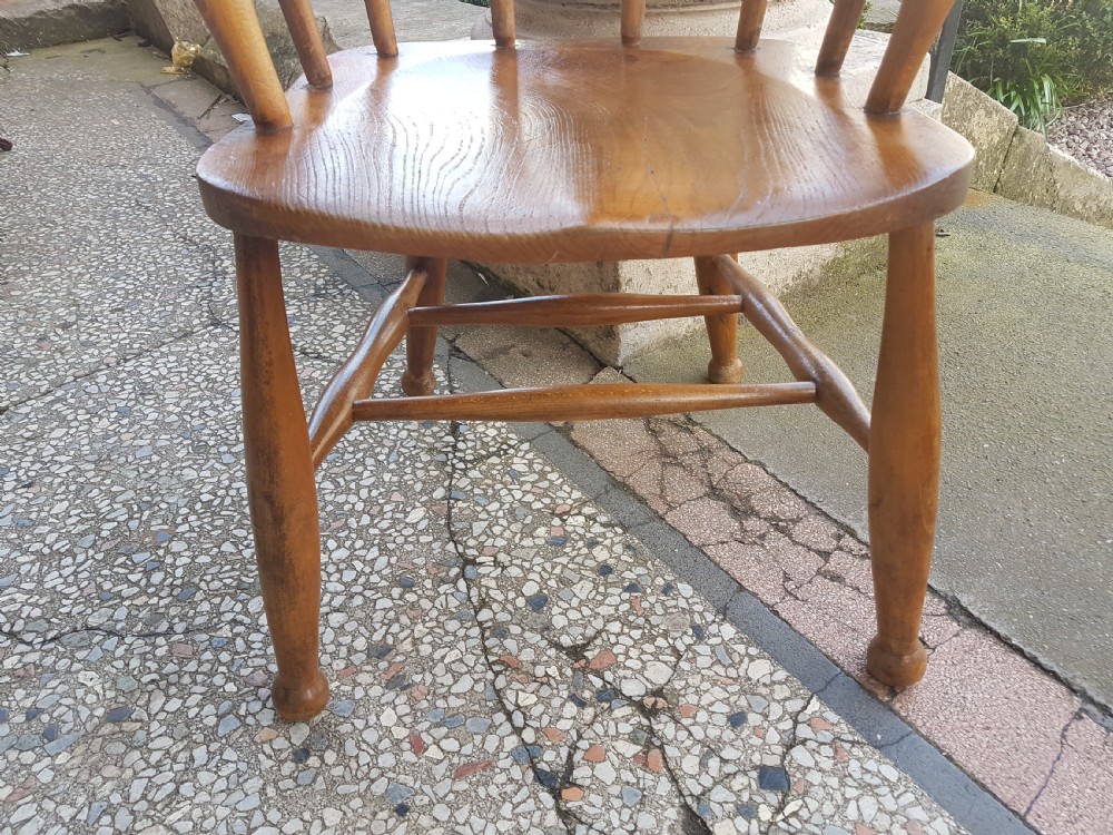 ANTIQUE CAPTAINS CHAIR/ SMOKERS BOW  View II