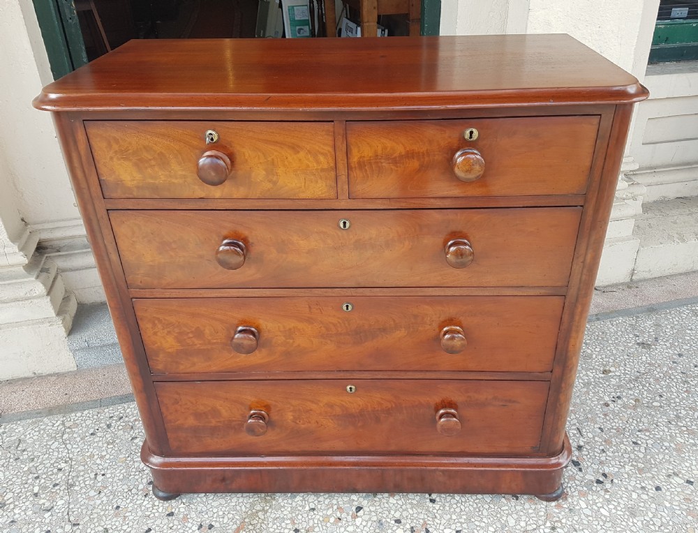 ANTIQUE MAHOGANY CHEST OF DRAWERS 