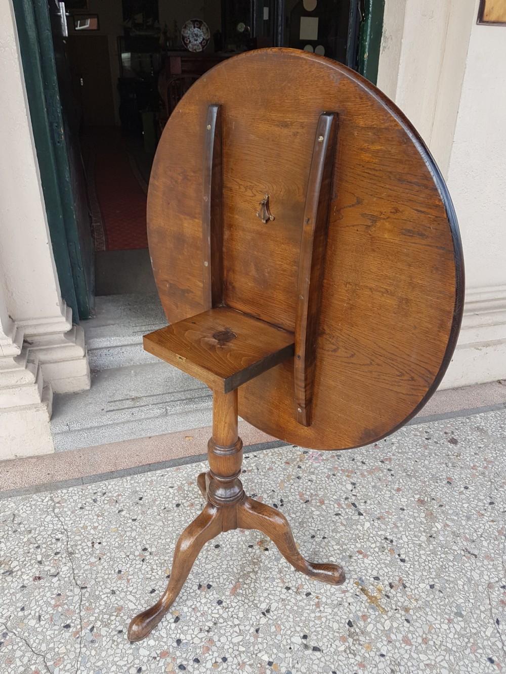 GEORGIAN OAK TILT TABLE  View II