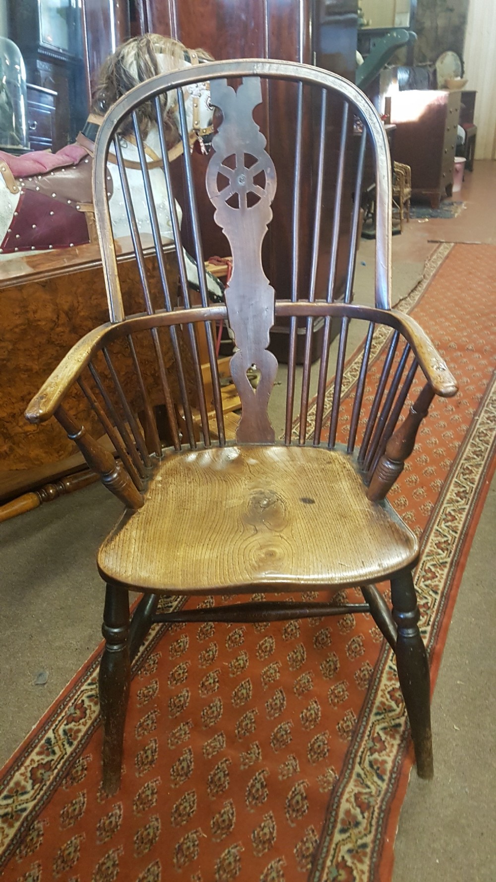 ANTIQUE WINDSOR CHAIR 