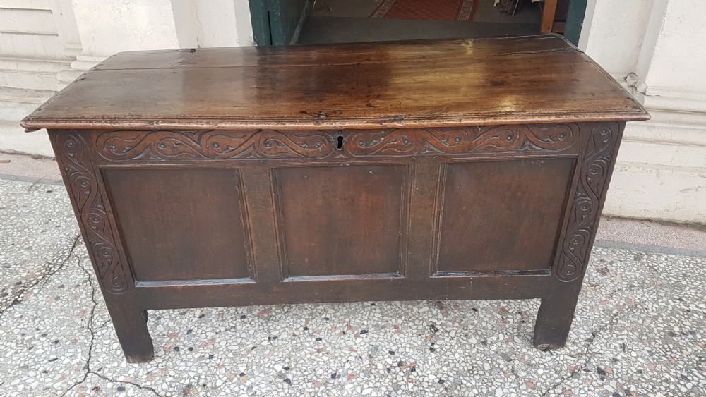 ANTIQUE OAK COFFER 