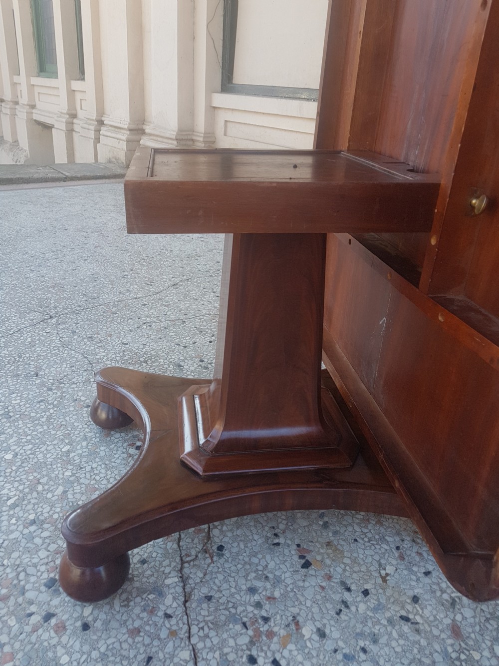ANTIQUE  BREAKFAST / DINING TABLE View IV