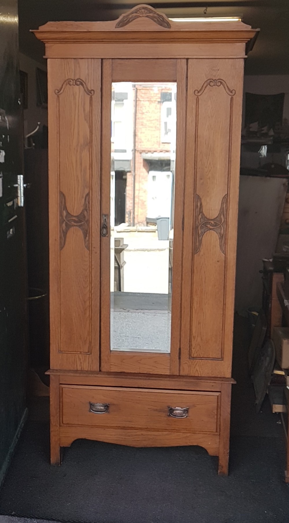 ANTIQUE OAK WARDROBE 