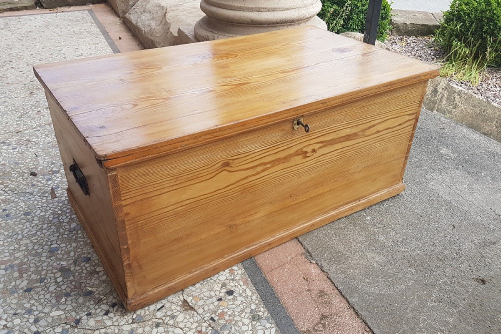 ANTIQUE BLANKET BOX  View VII
