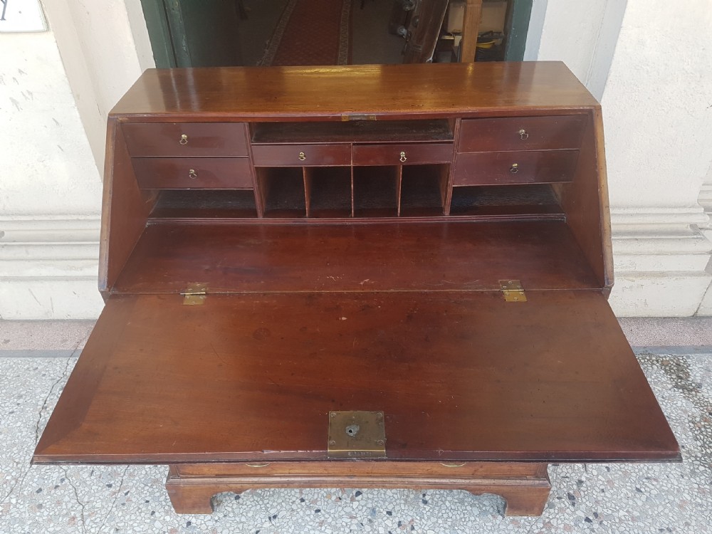 ANTIQUE BUREAU  View III