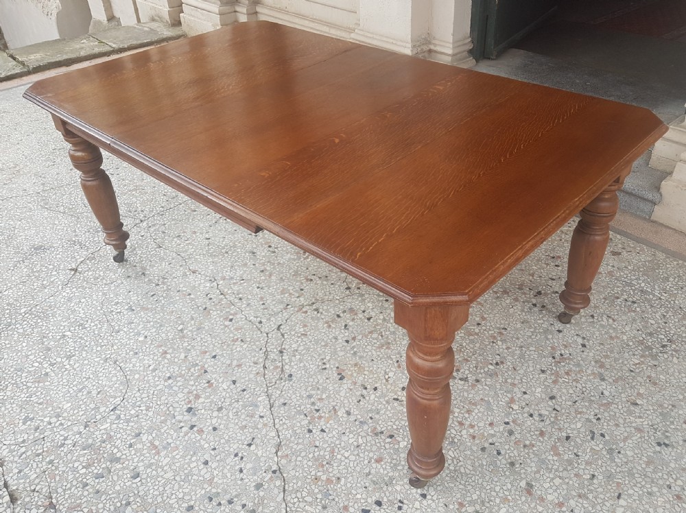   ANTIQUE OAK EXTENDING TABLE  View IV