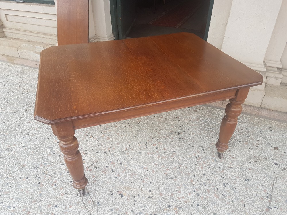   ANTIQUE OAK EXTENDING TABLE  View VI