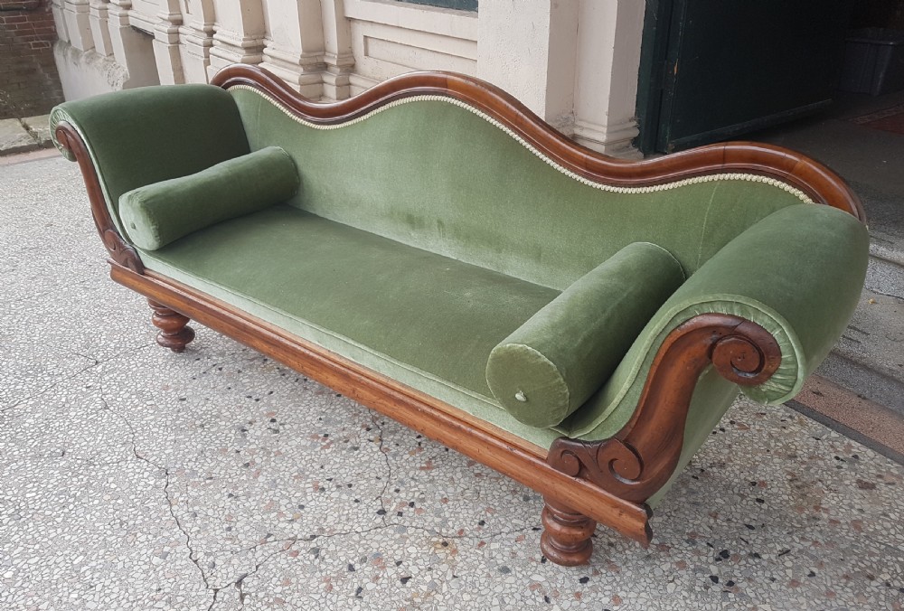 ANTIQUE CHAISE  View III