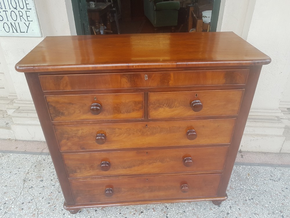 ANTIQUE CHEST OF DRAWERS  View IV