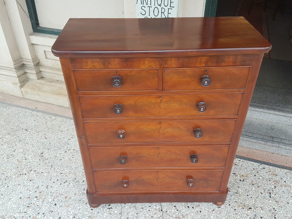VICTORIAN CHEST OF DRAWERS  View II