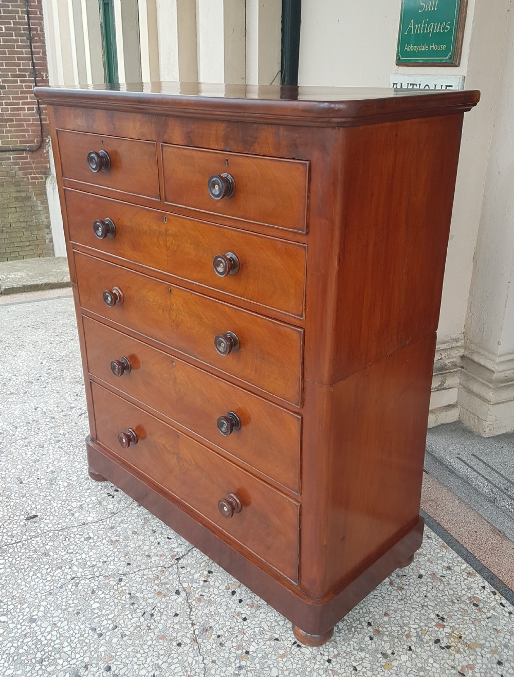 VICTORIAN CHEST OF DRAWERS  View IV