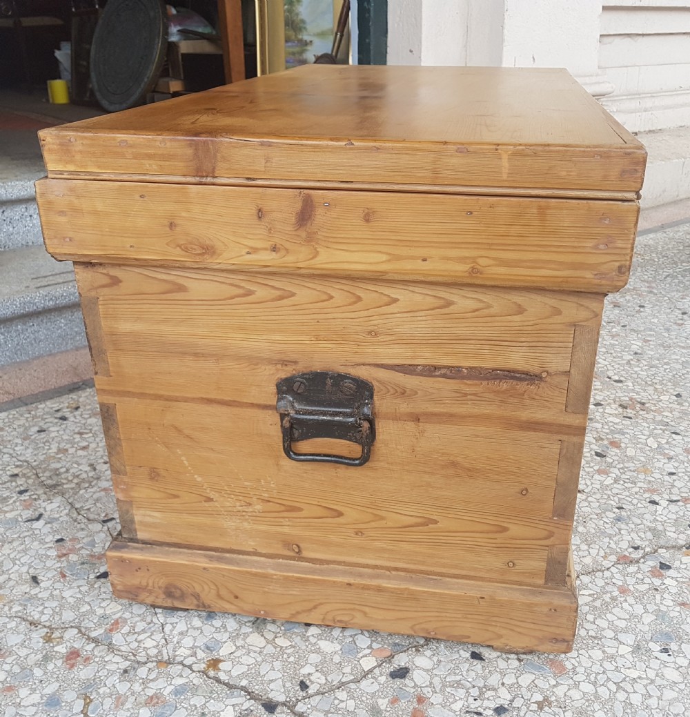 ANTIQUE PINE BLANKET BOX View II