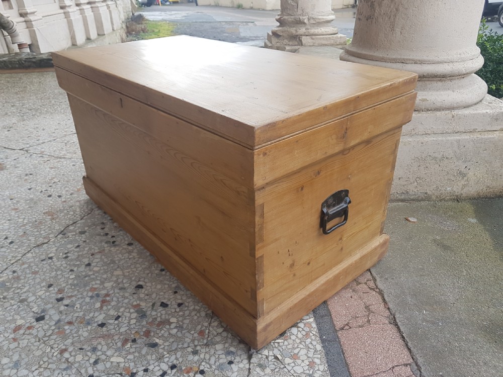 ANTIQUE PINE BLANKET BOX View IV