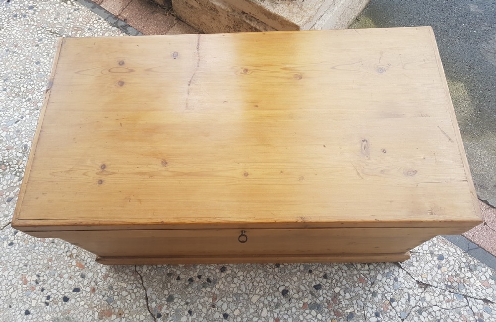 ANTIQUE PINE BLANKET BOX View VI