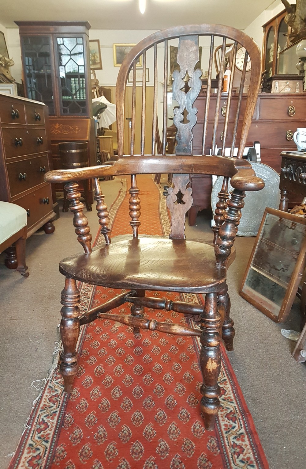 ANTIQUE WINDSOR CHAIR 