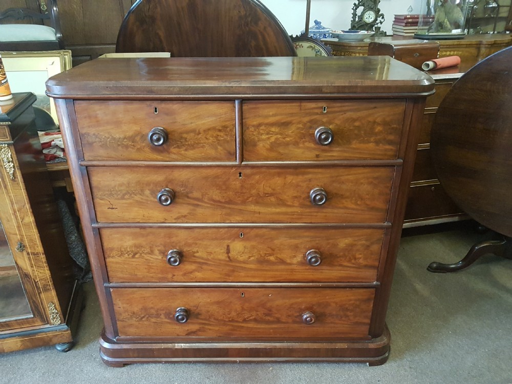 ANTIQUE CHEST OF DRAWERS View II
