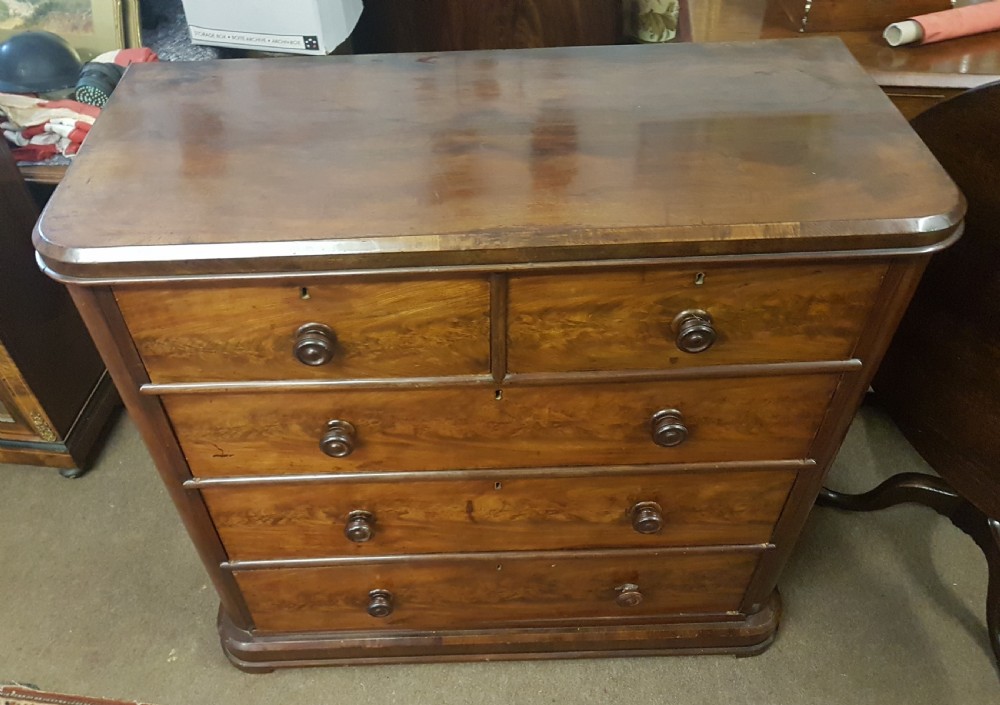 ANTIQUE CHEST OF DRAWERS View V