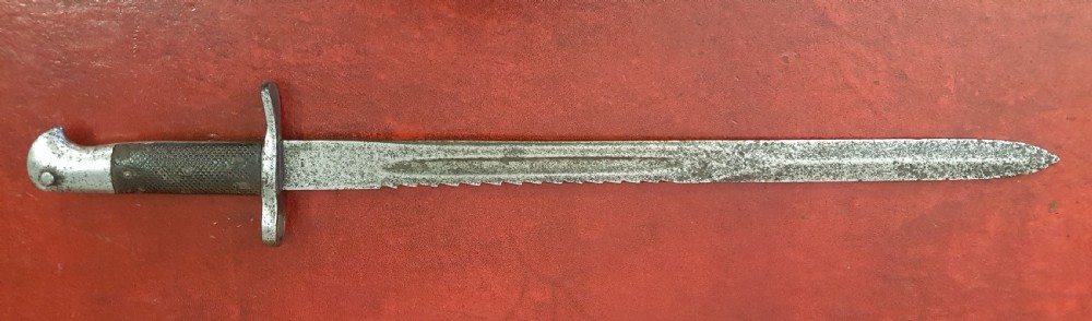 ANTIQUE  SAWBACK BAYONET