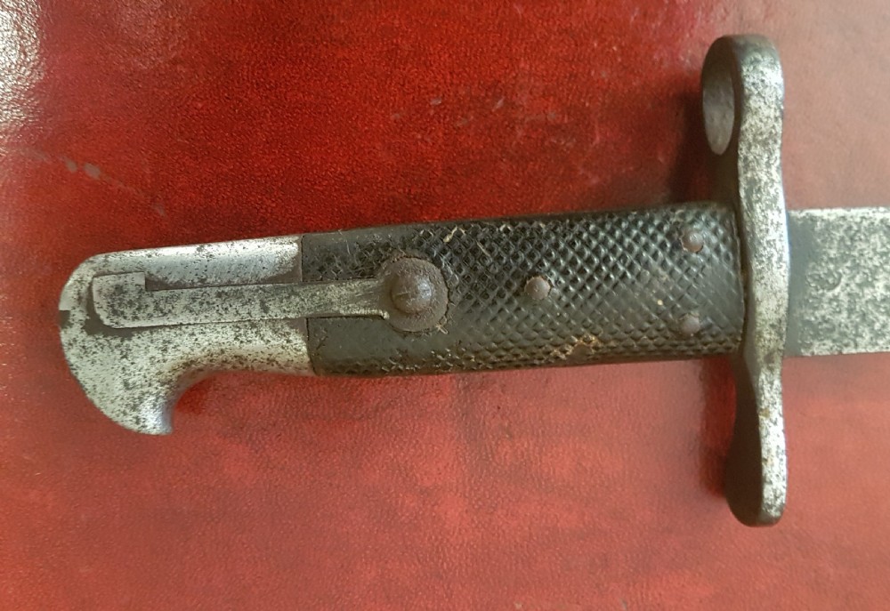 ANTIQUE  SAWBACK BAYONET View III