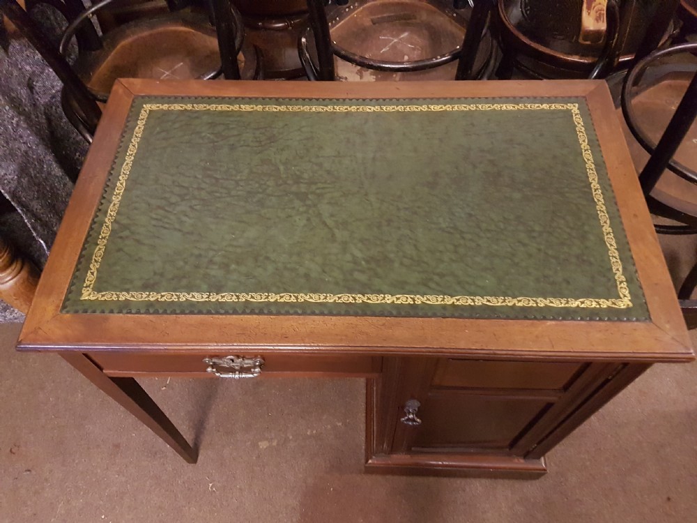 ANTIQUE DESK  View IV