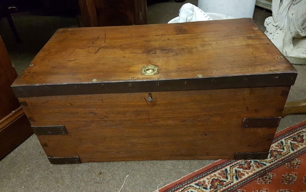 ANTIQUE MILITARY BOX / CHEST 