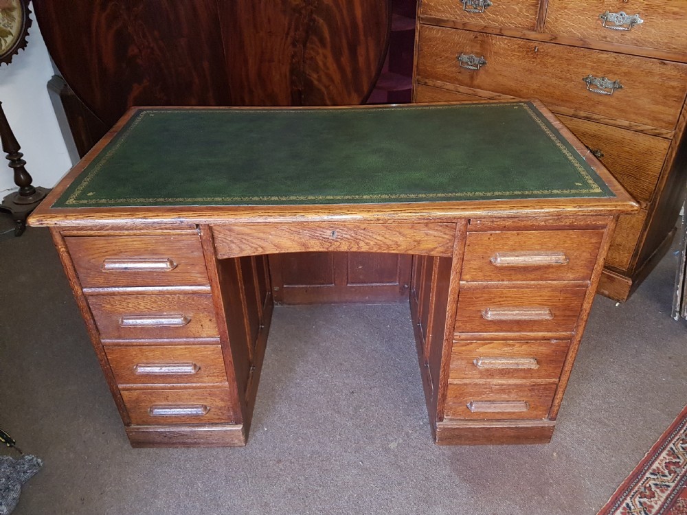 ANTIQUE OAK  PEDESTAL DESK