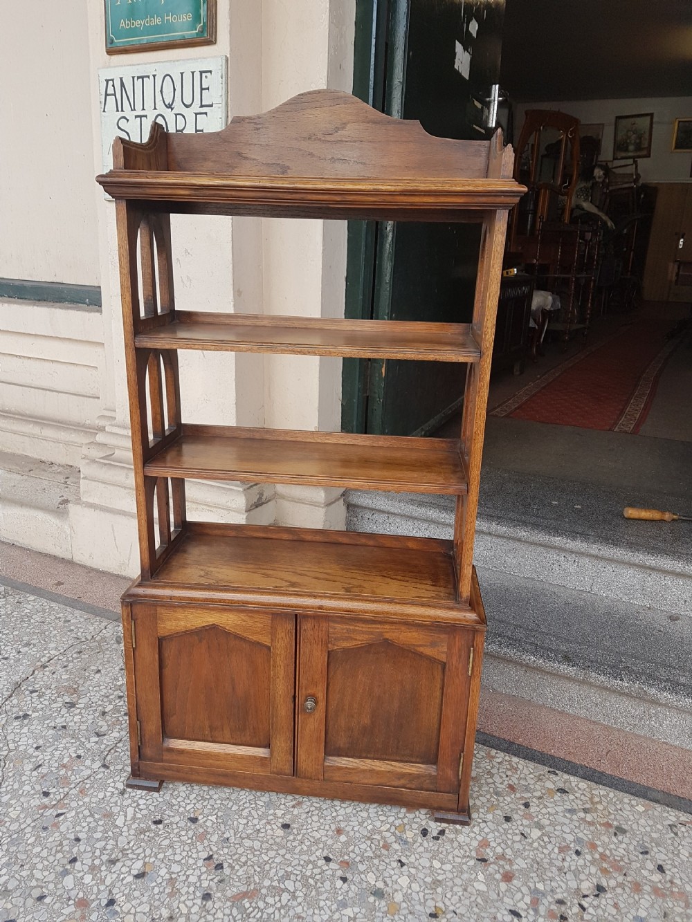 ANTIQUE ARTS AND CRAFTS OAK BOOKCASE 