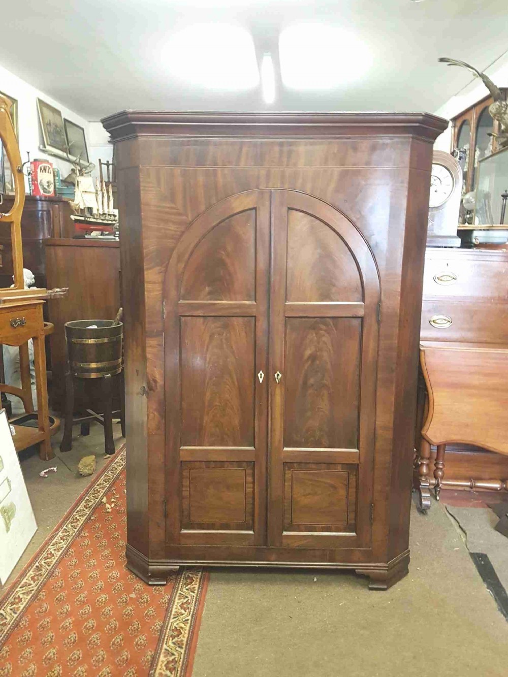 Georgian corner cupboard 