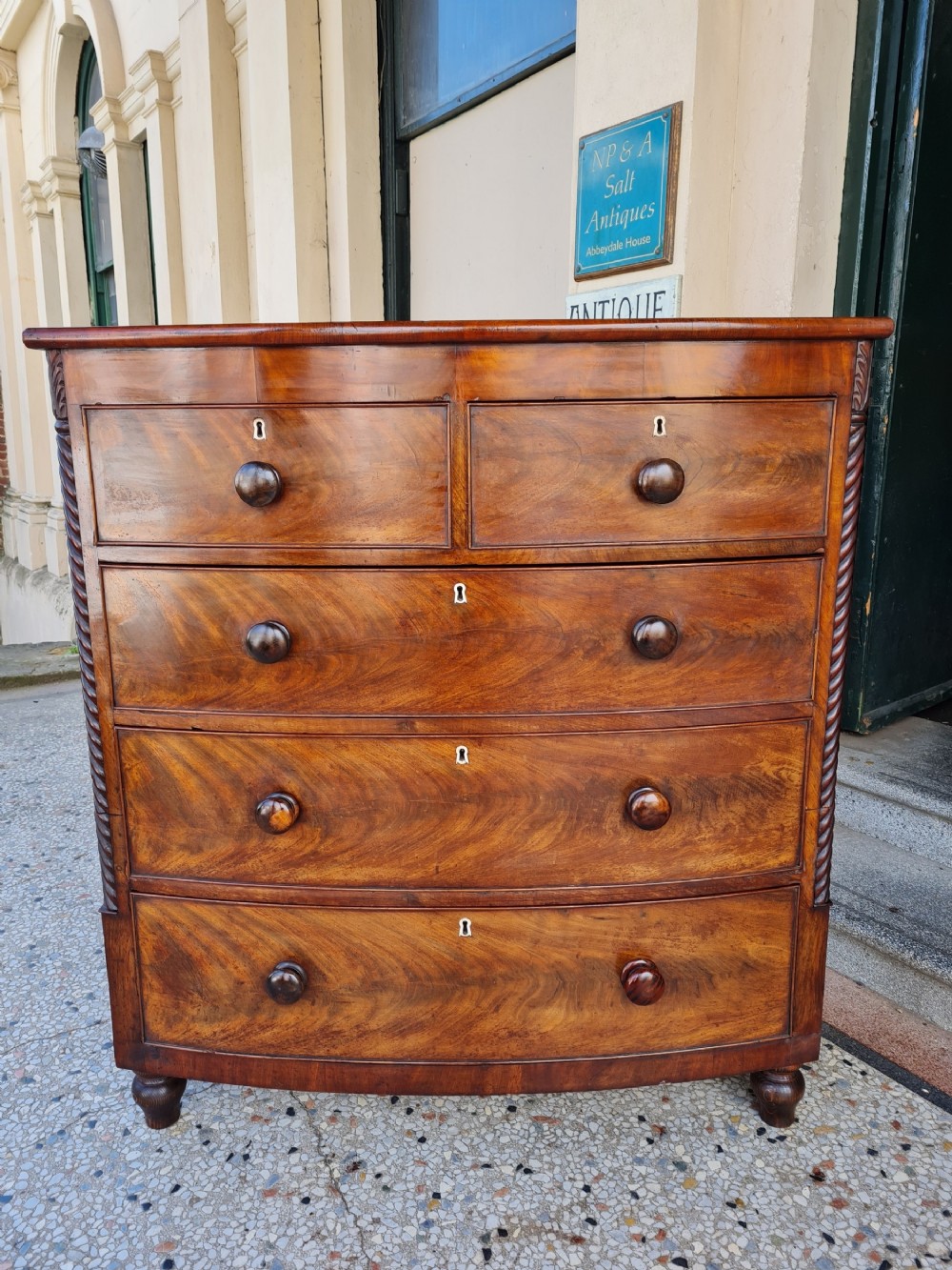 ANTIQUE  MAHOGANY BOW FRONTED CHEST OF DRAWERS
