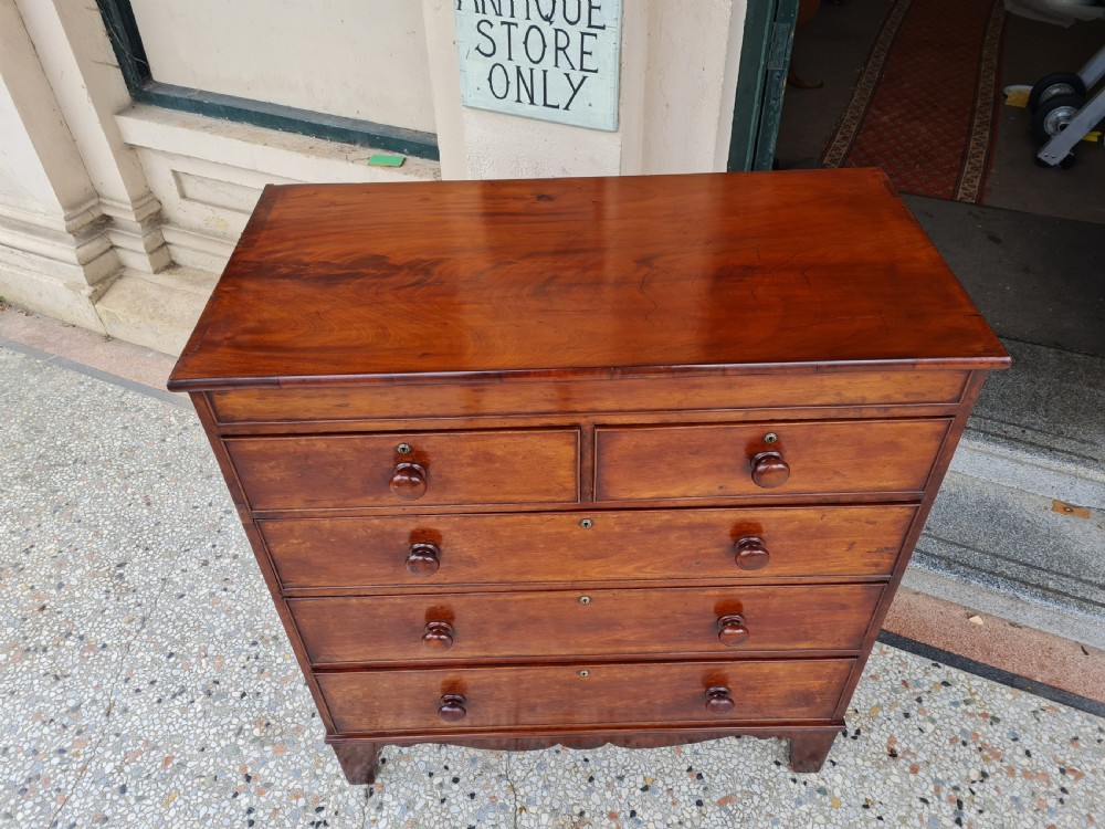 ANTIQUE CHEST OF DRAWERS View V