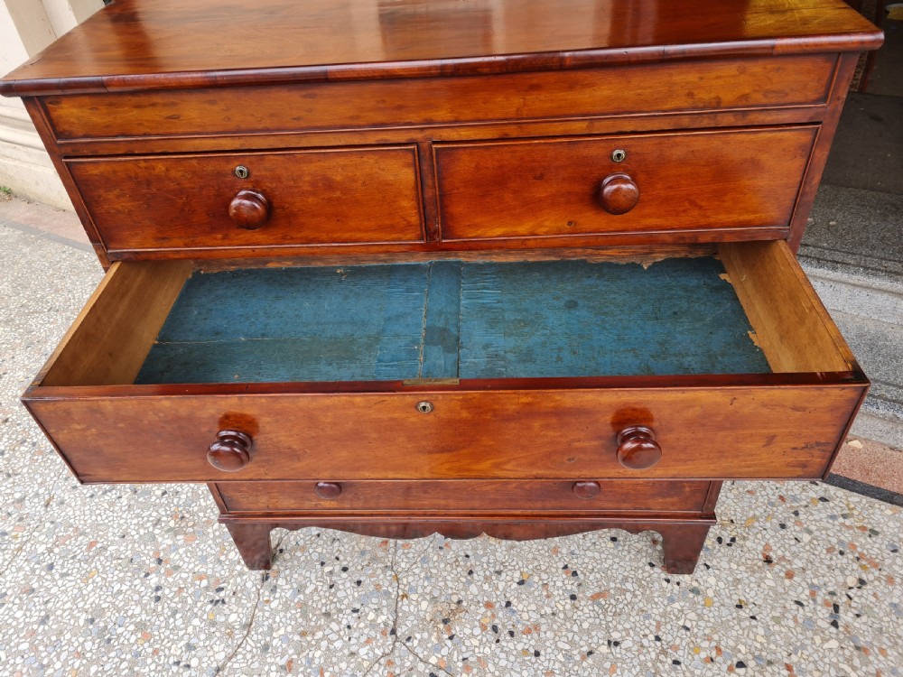 ANTIQUE CHEST OF DRAWERS View VII