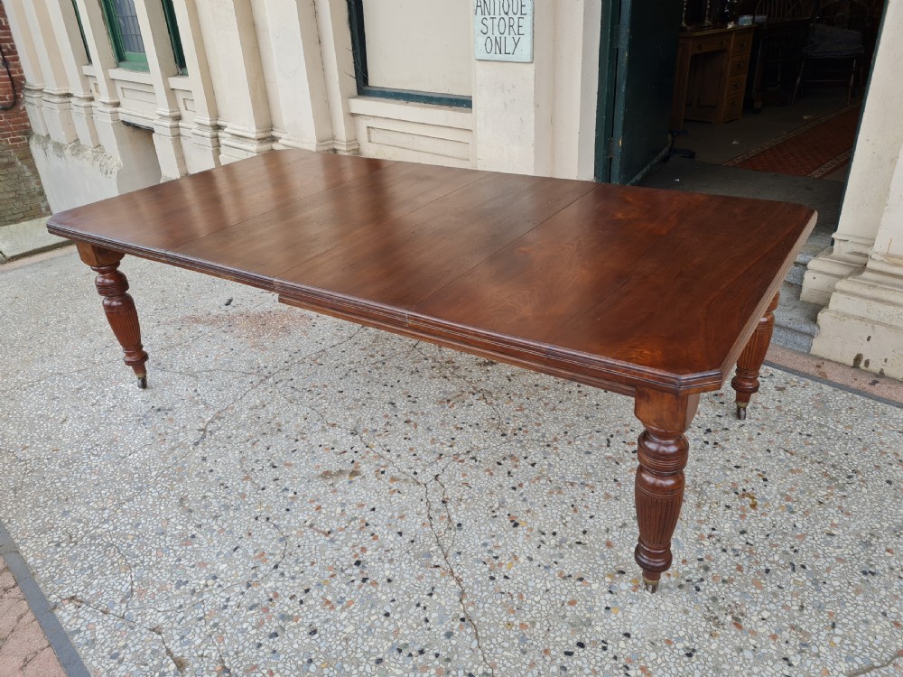 ANTIQUE WALNUT  EXTENDING TABLE 