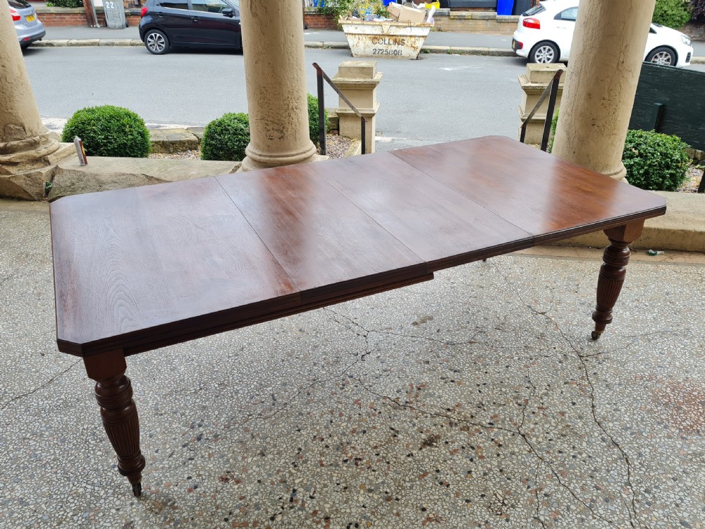 ANTIQUE WALNUT  EXTENDING TABLE  View V