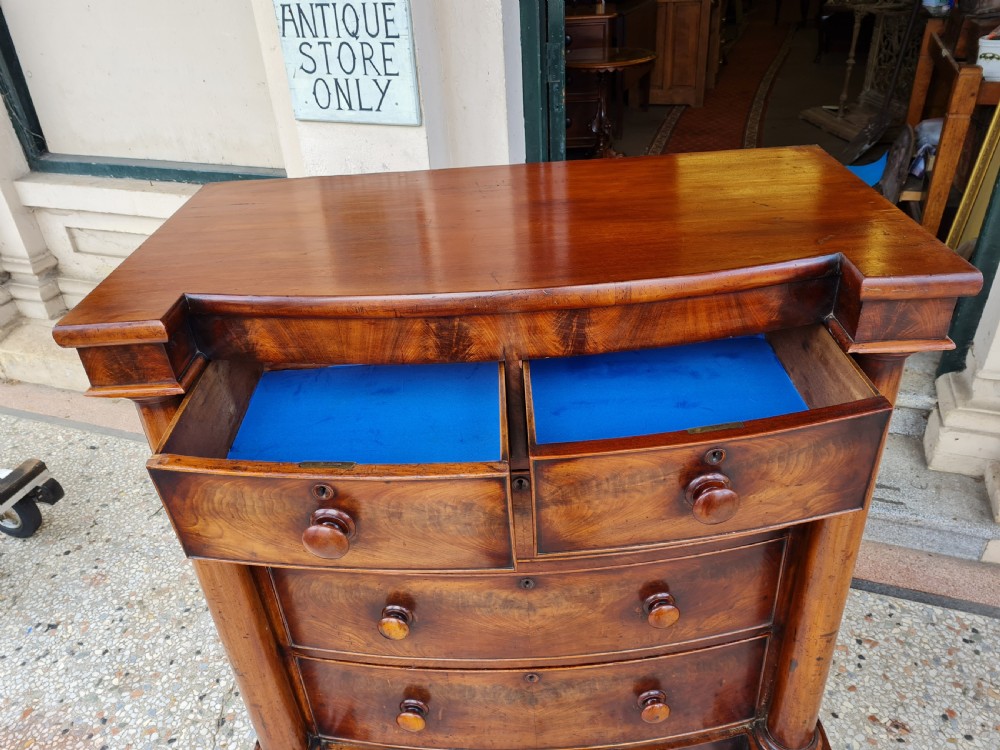 ANTIQUE MAHOGANY BOW FRONTED  CHEST OF DRAWERS  View V