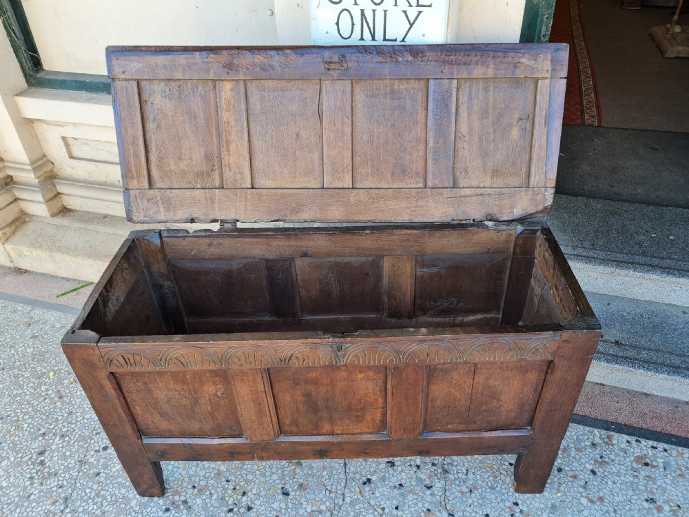 ANTIQUE OAK BLANKET BOX / COFFER  View III