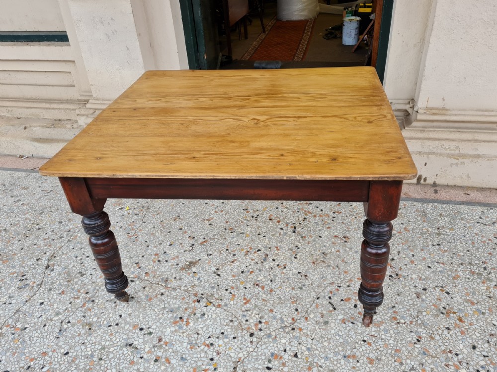 ANTIQUE PINE KITCHEN TABLE  View II
