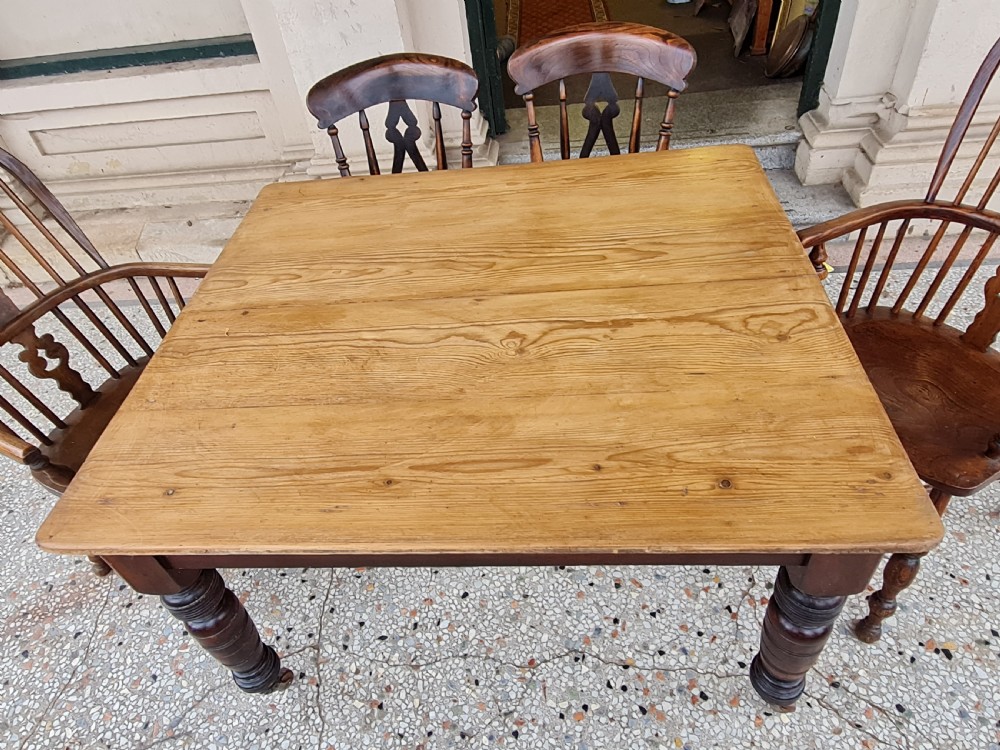 ANTIQUE PINE KITCHEN TABLE  View VI