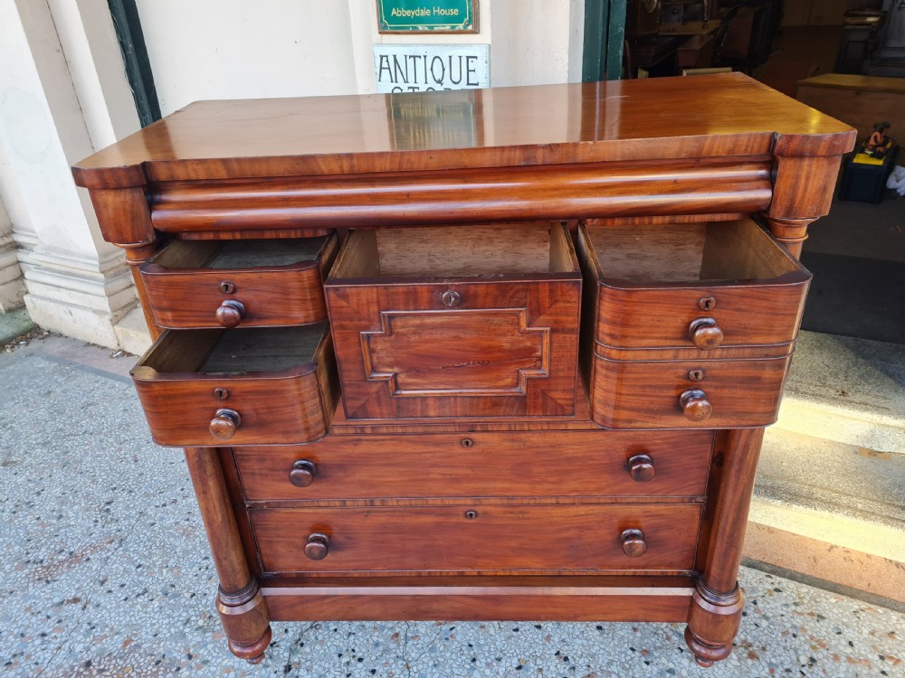 ANTIQUE SCOTTISH CHEST OF DRAWERS  View III