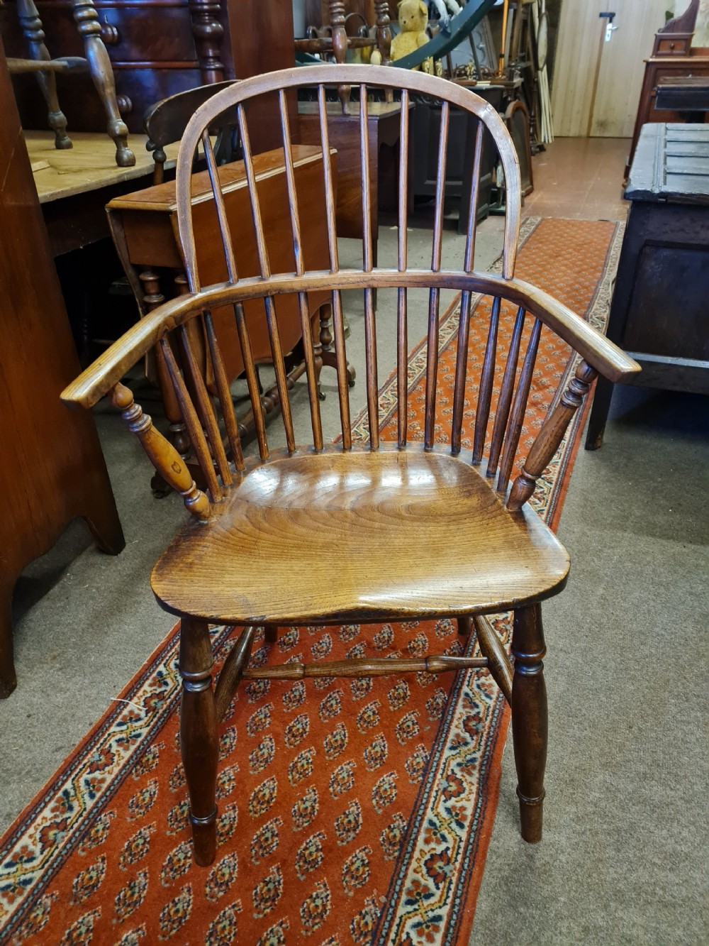 ANTIQUE WINDSOR  ARMCHAIR 