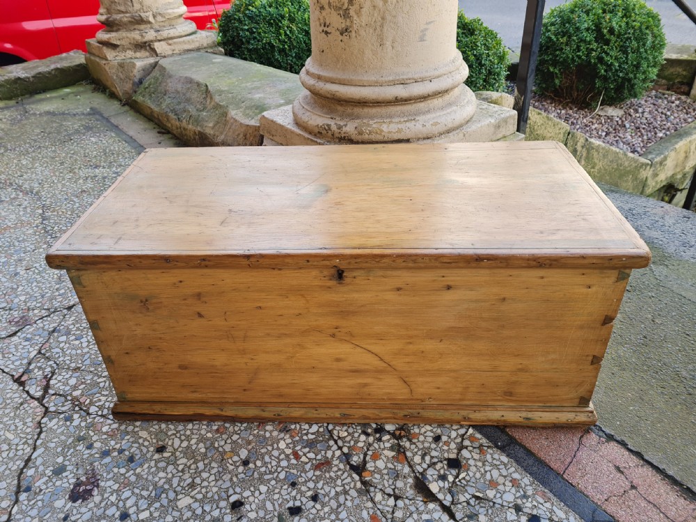 VICTORIAN BLANKET BOX  View III