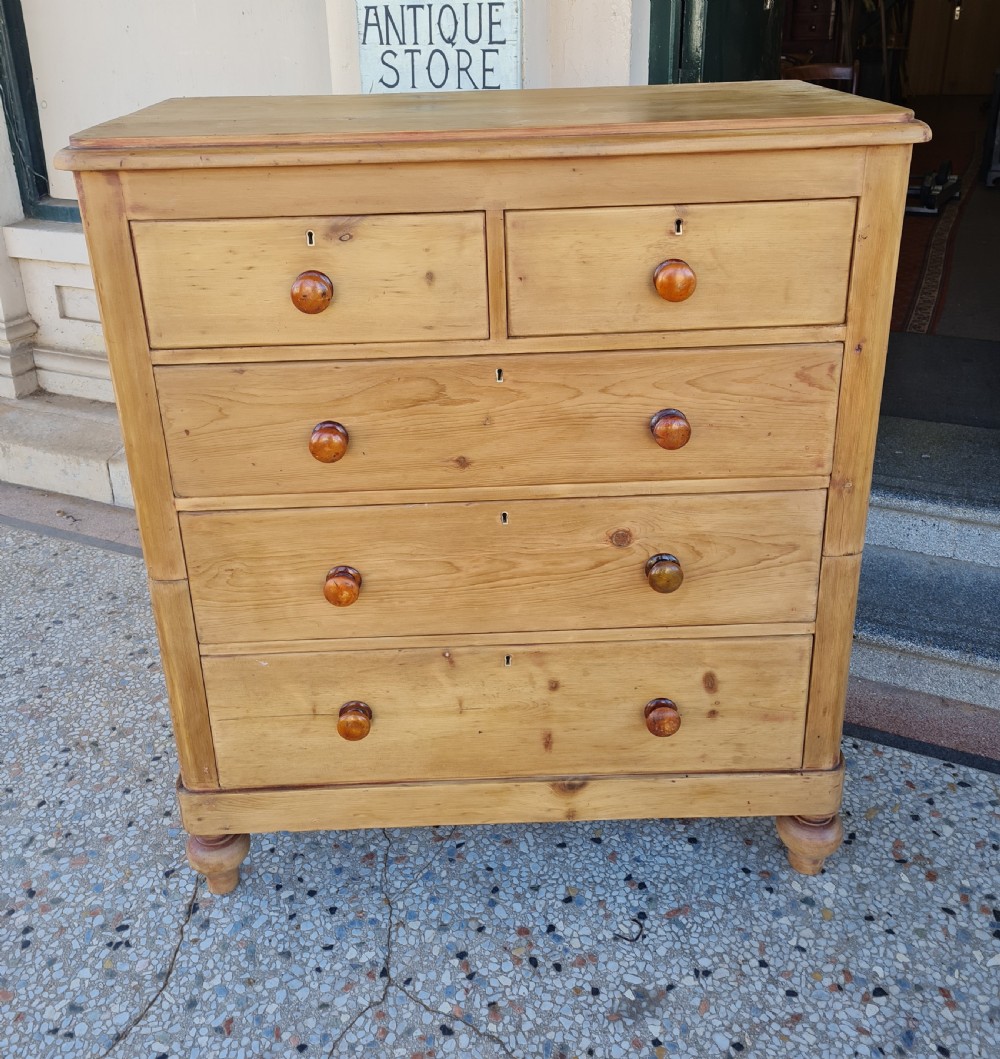 VICTORIAN  PINE CHEST OF DRAWERS 