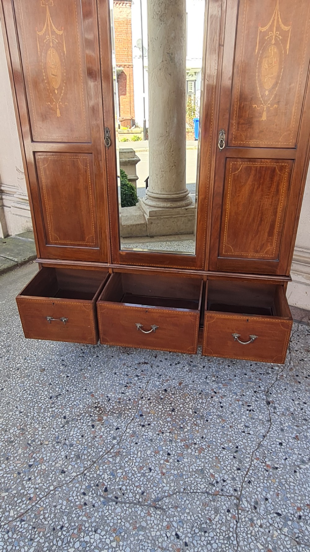 ANTIQUE MAHOGANY    WARDROBE  View IV