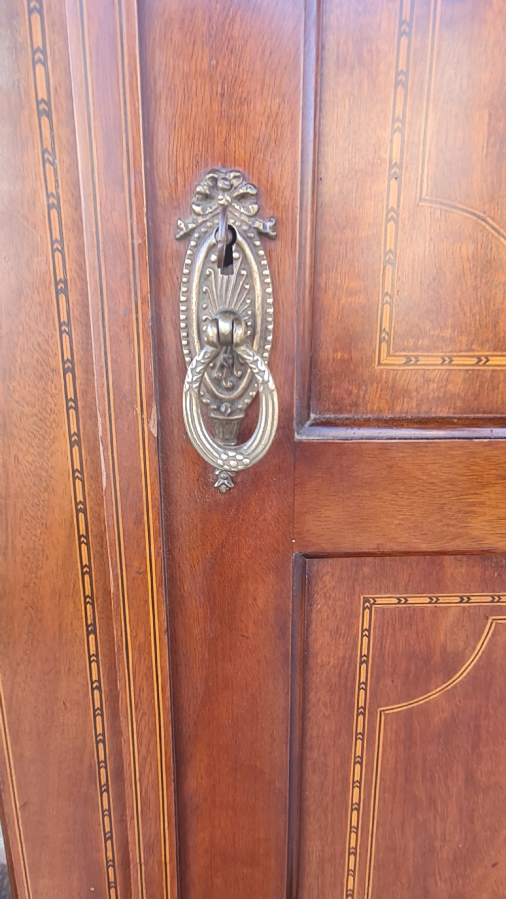 ANTIQUE MAHOGANY    WARDROBE  View VII