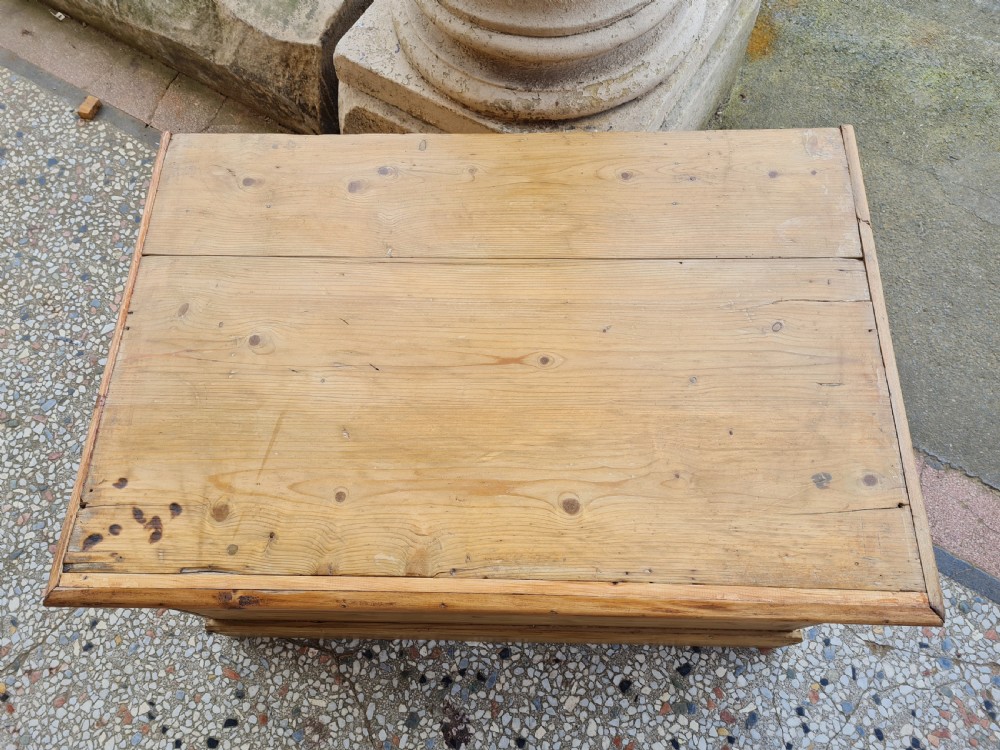 ANTIQUE PINE BLANKET BOX  /CHEST  View II