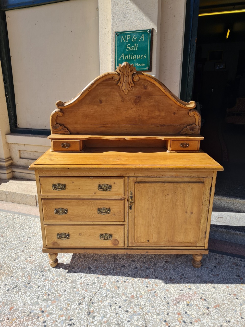 ANTIQUE PINE DRESSER /SIDEBOARD 