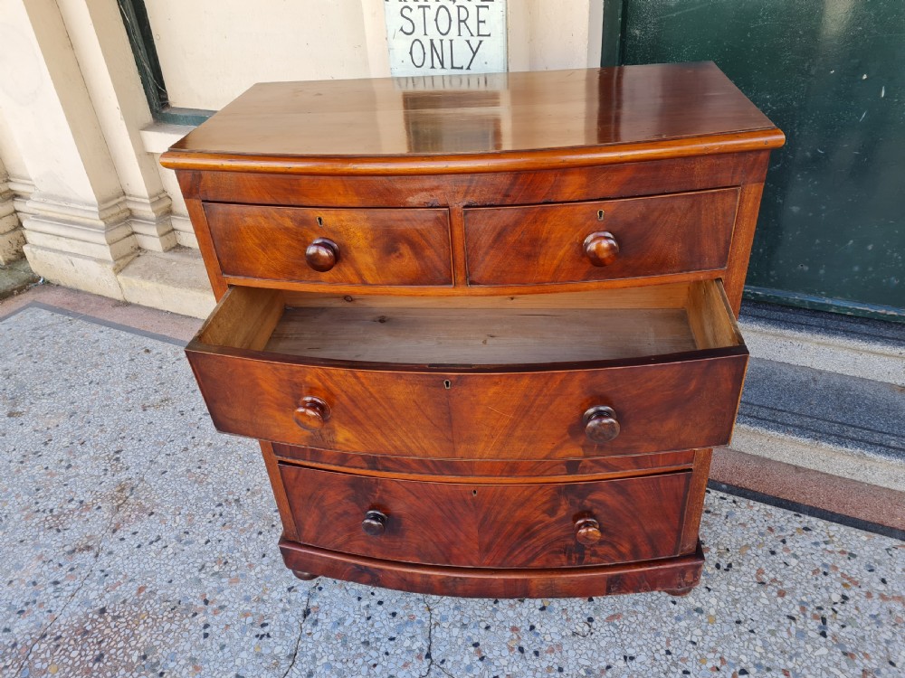 VICTORIAN MAHOGANY CHEST OF DRAWERS  View IV