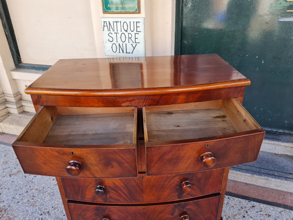 VICTORIAN MAHOGANY CHEST OF DRAWERS  View VII